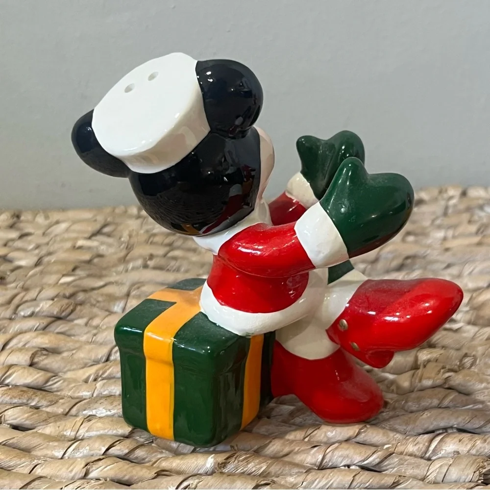 Disney Vintage Enesco Minnie Gifts Salt And Pepper‎ Shakers Christmas Holidays